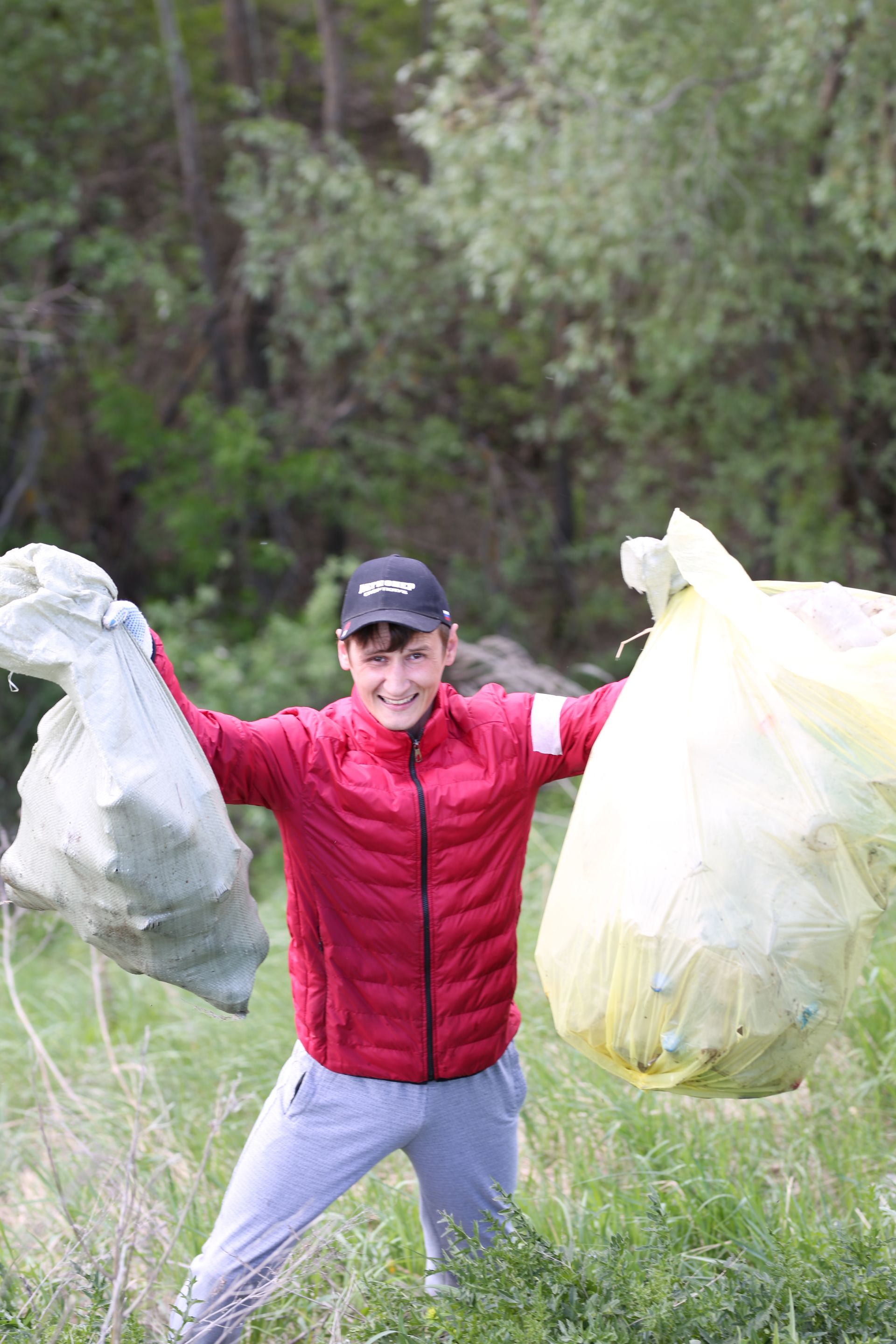 Более 3 тонн мусора собрали участники экоквеста «Чистые Игры» в Набережных Челнах