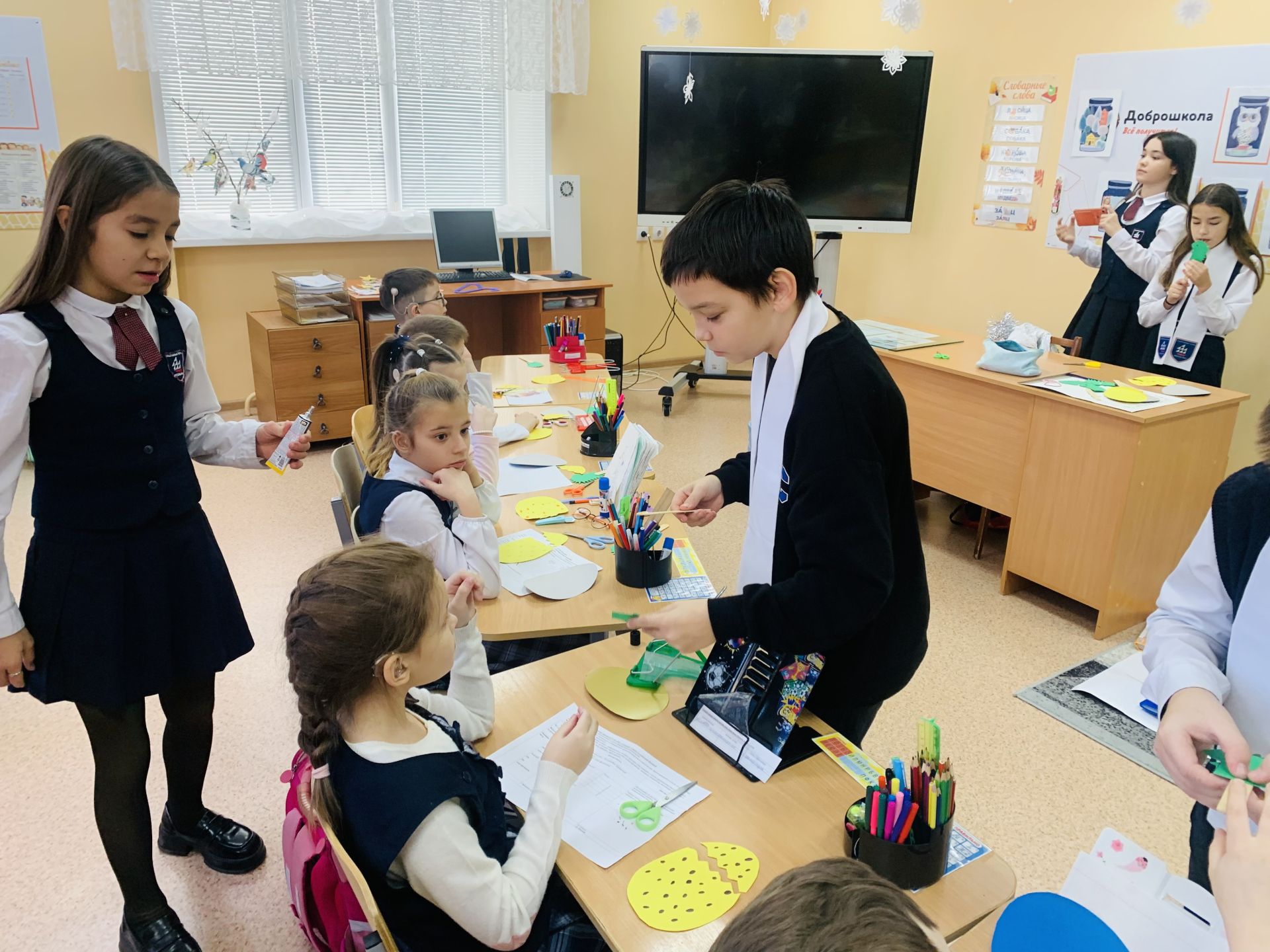 Изгелек җирдә ятмый