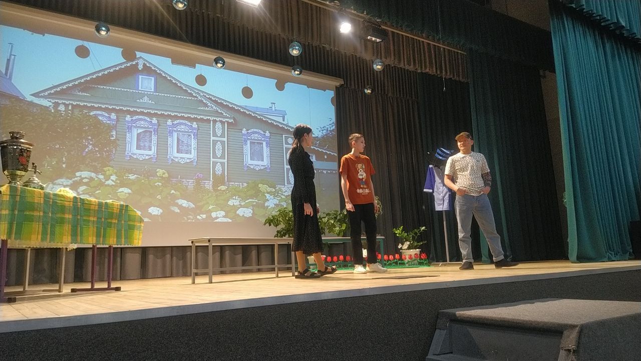 Чаллының 39нчы мәктәбендә Халыкара туган телләр көненә багышланган зур бәйрәм үтте
