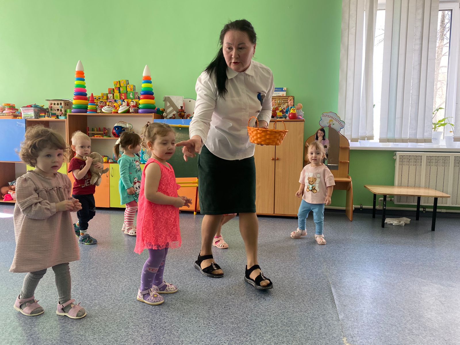Бакчабызда «Курочка Ряба» дигән шөгыль күрсәттек