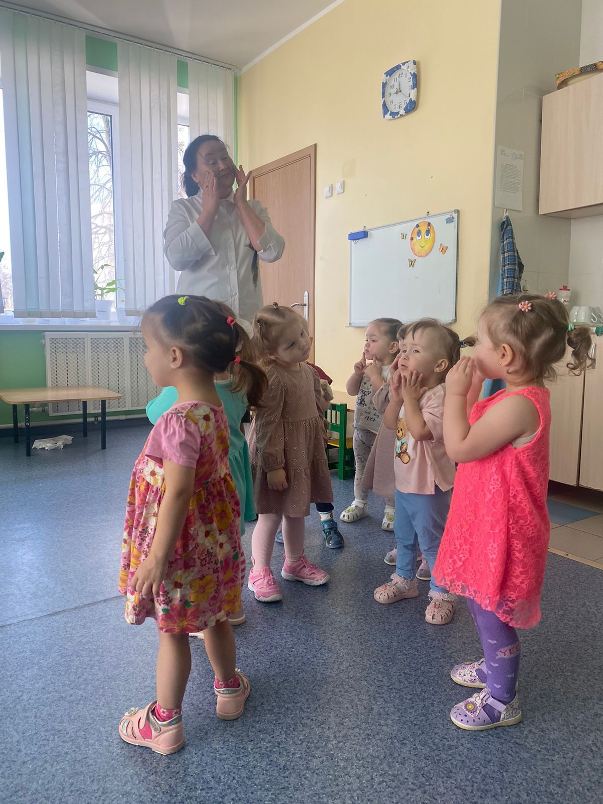 Бакчабызда «Курочка Ряба» дигән шөгыль күрсәттек