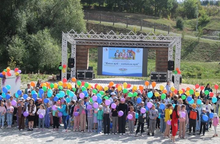 «Җәйге китапханә»дә кунакта