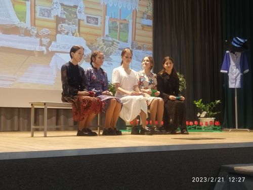 Чаллының 39нчы мәктәбендә Халыкара туган телләр көненә багышланган зур бәйрәм үтте