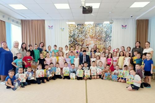 Чаллының «Сабантуй» балалар бакчасында Факил Сафин кунакта булды