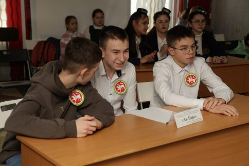Чаллыда «Татар теле-туган телем» дигән шәһәркүләм квиз-уенының финалы узды