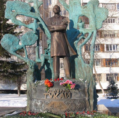 Тукай ае – моң-наз уралган мәл