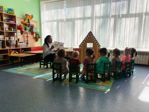 Бакчабызда «Курочка Ряба» дигән шөгыль күрсәттек