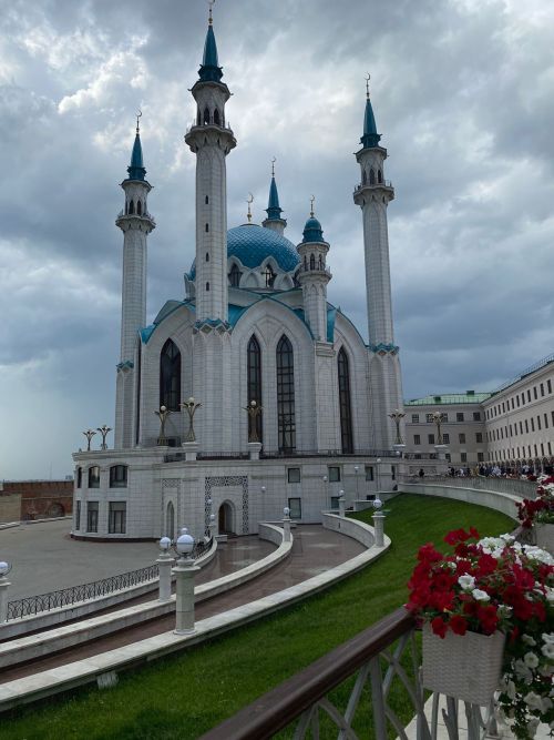 Үз тарихыңны беләсеңме?