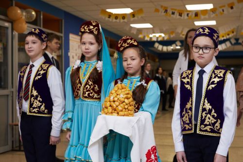 Юбилеең белән, мәктәбем!