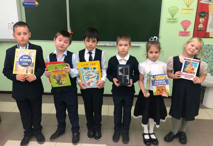 Мәктәбебездә «Китапка икенче тормыш бүләк ит» акциясе гөрләп үтте