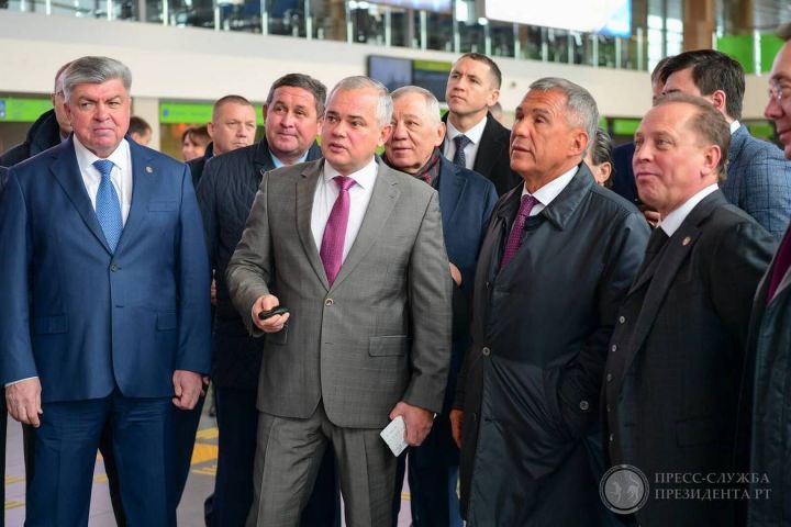 Миңнеханов: «Бигеш» аэропортын реконструкцияләүне халык проекты итәргә кирәк
