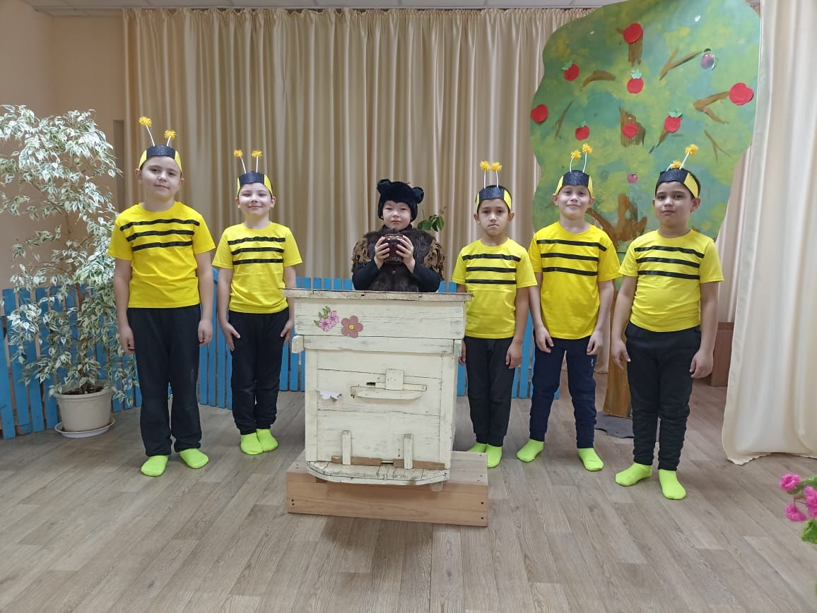 Фоат Садриевның «Бал тәмле дә...» дип исемләнгән әсәрен сәхнәләштердек