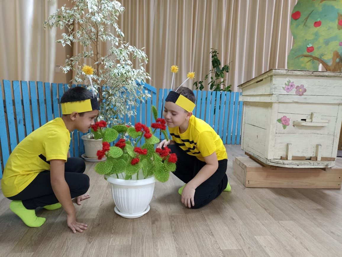 Фоат Садриевның «Бал тәмле дә...» дип исемләнгән әсәрен сәхнәләштердек