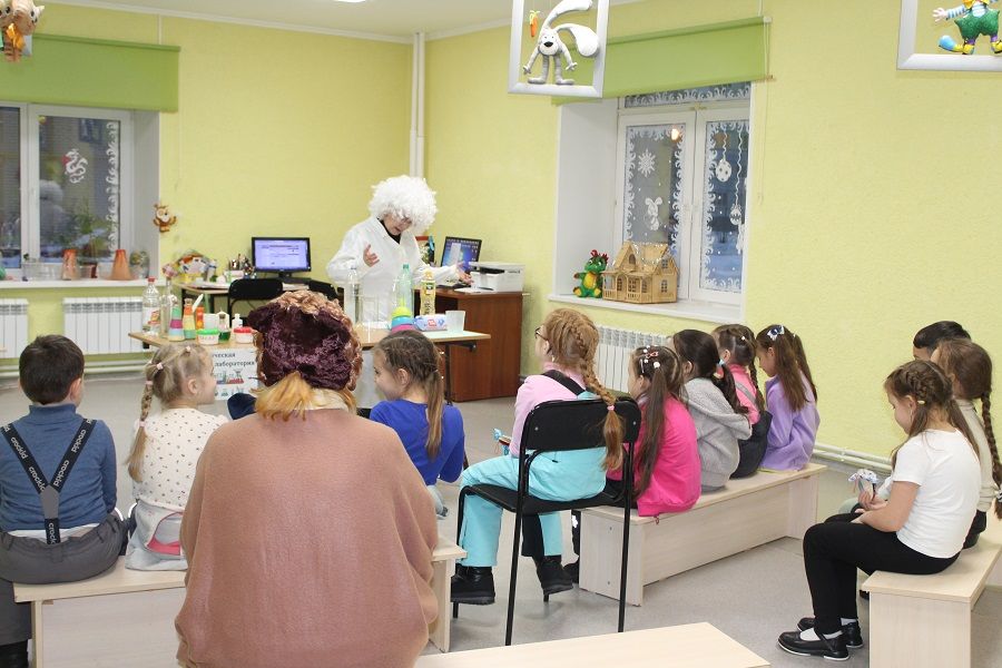 Китапханәдә – «Яңа ел чуалышы»!