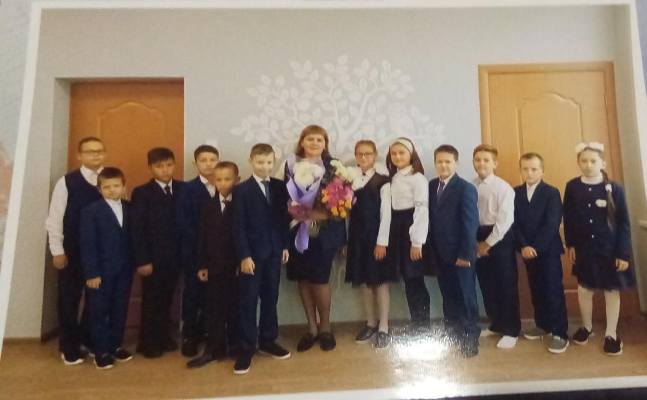 Укытучым минем, тәрбиячем, мактауларга лаек кеше син!