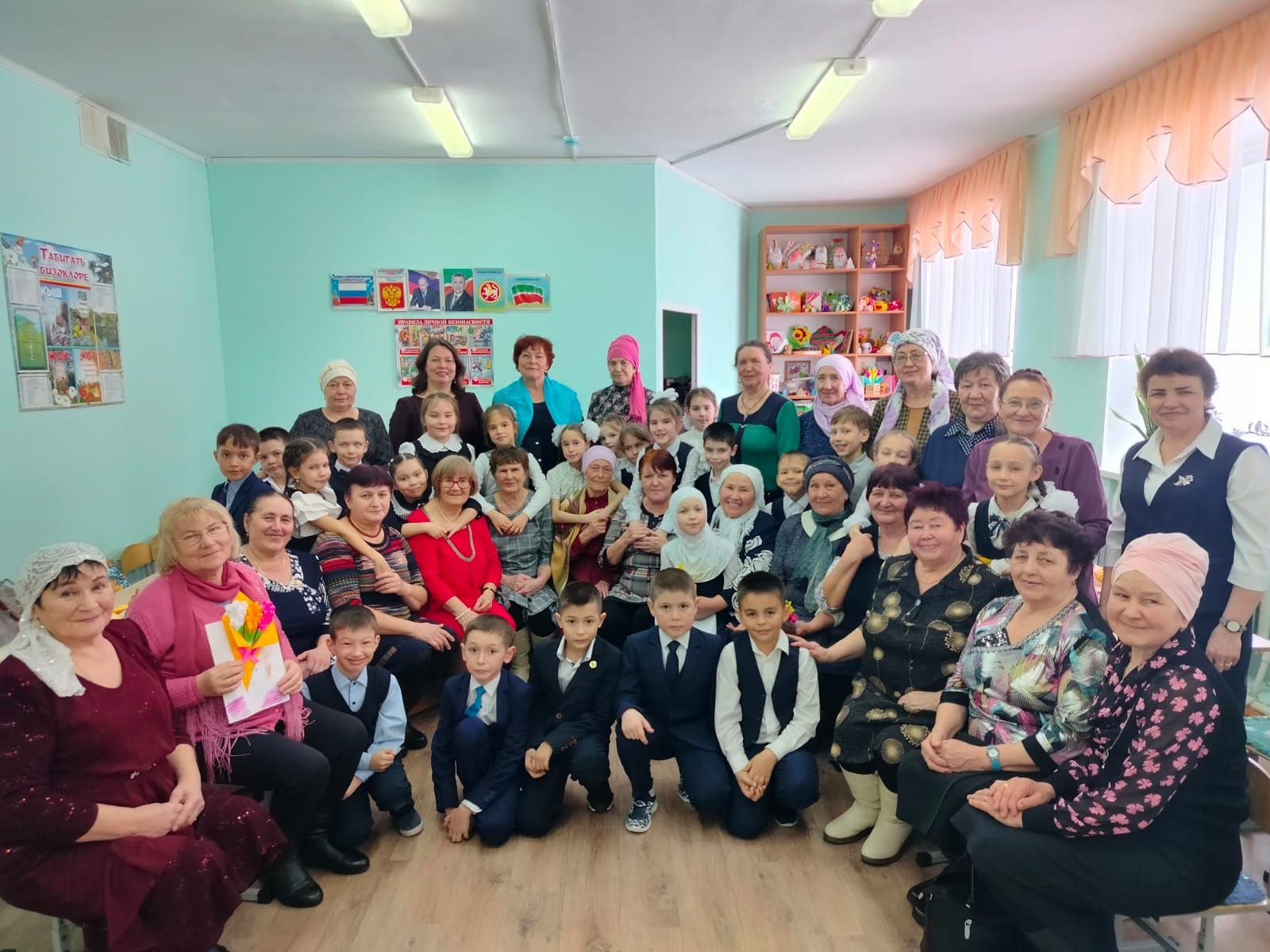 «Минем әби – супер әби!» бәйрәме үткәрдек
