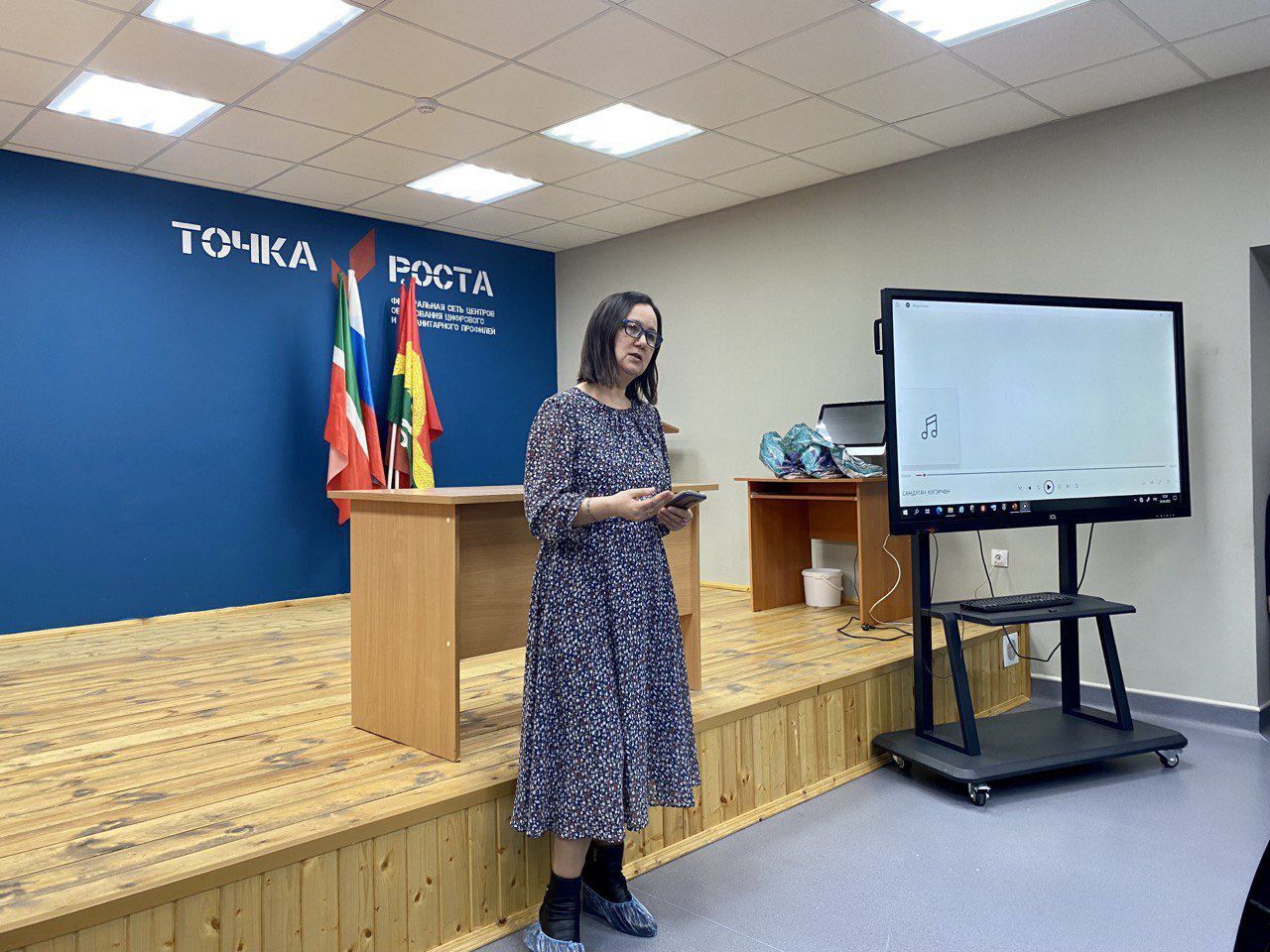 Апас радиосы Каратун мәктәбенә Белем радиосы хезмәткәрләре килде