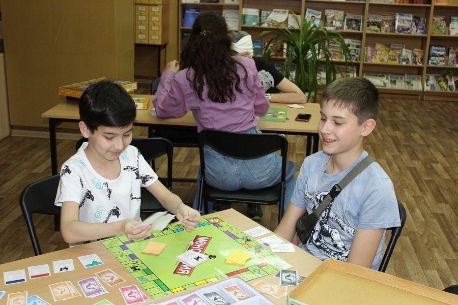 Чаллы Үзәк китапханәсендә өстәл уеннары турниры үтте