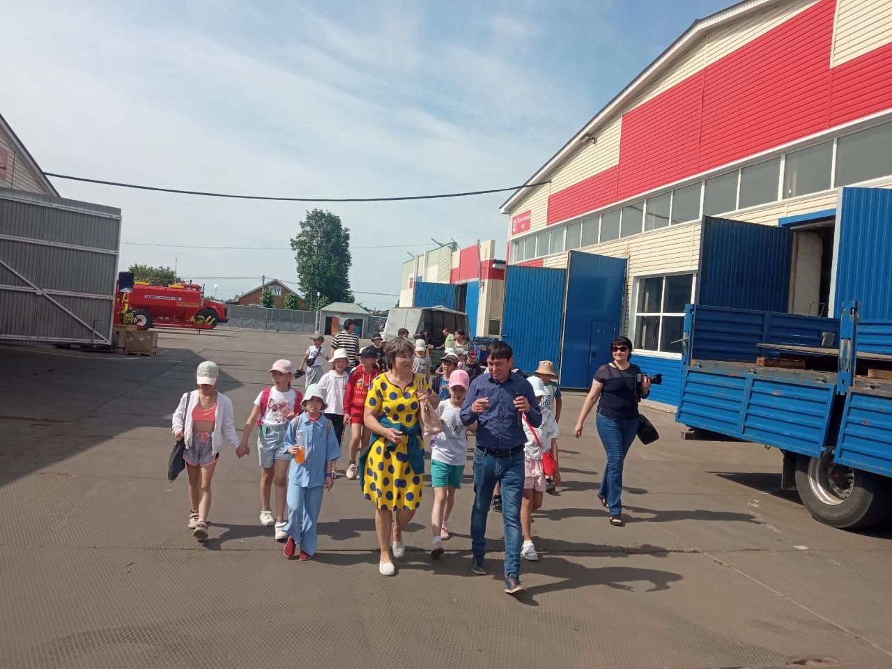 «Агромастер» оешмасында экскурсиядә булдык
