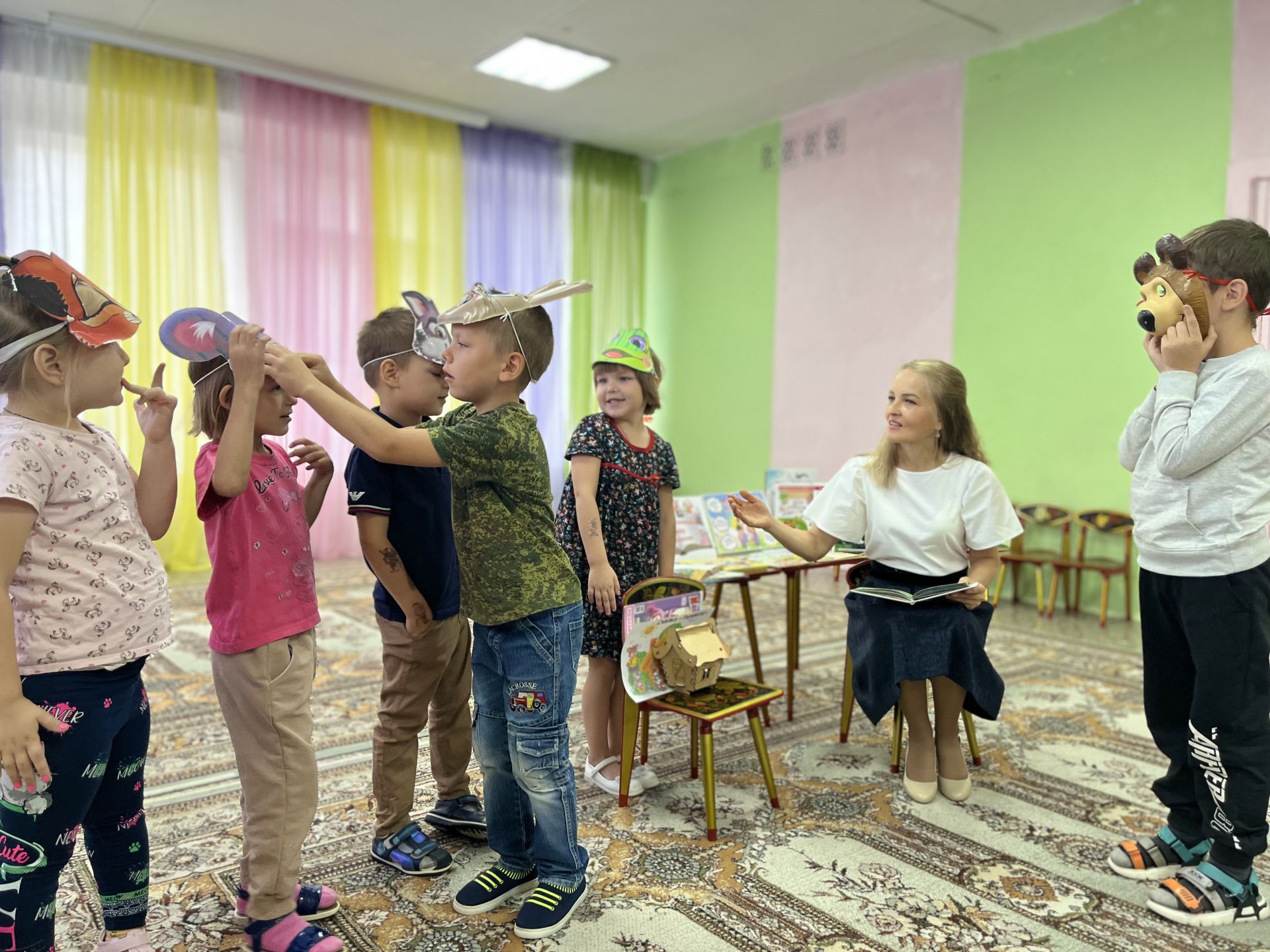 Без төрле, әмма шулай да без бергә!