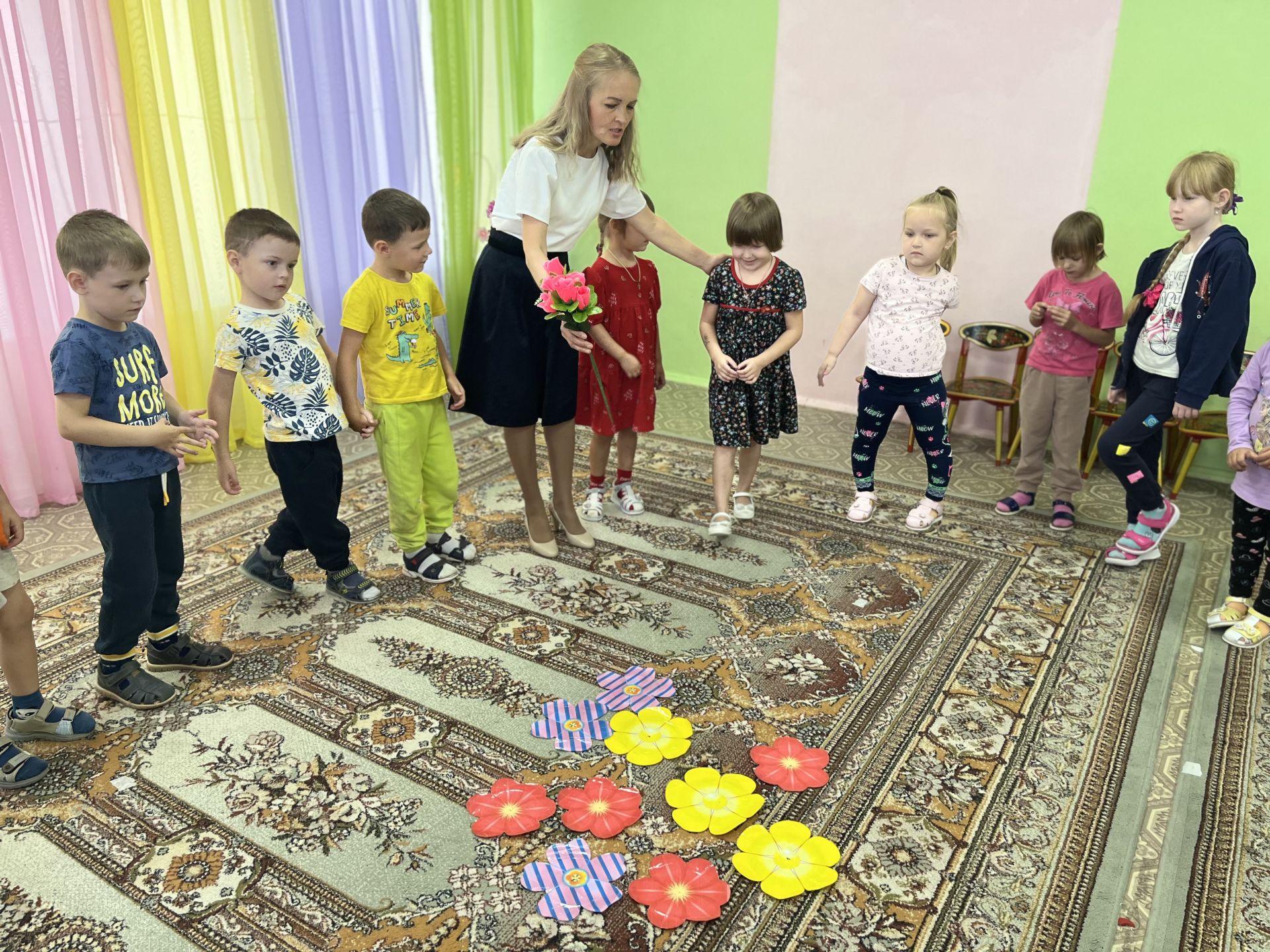 Без төрле, әмма шулай да без бергә!