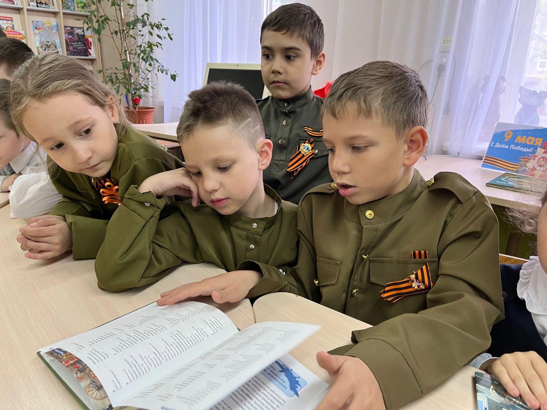 В Нижнекамске прошёл час памяти «Сквозь года звенит Победа»