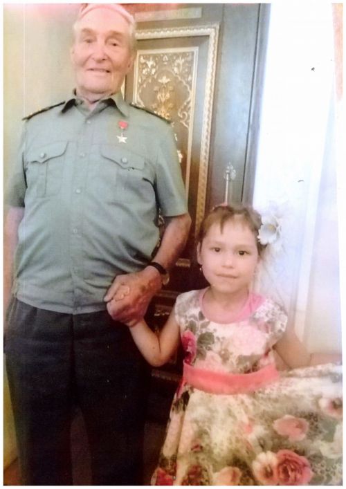 Мин Советлар Союзы герое белән!