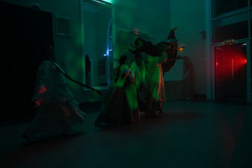 Кариев театрында «Гөлчәчәк» куркыныч әкиятенең премьерасы булды