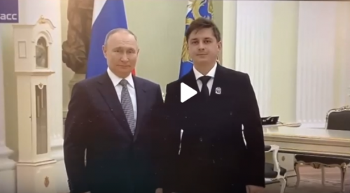 Владимир Путин Кремльдә Айдар Җаббаровка яшь мәдәният эшлеклеләре премиясен тапшырды