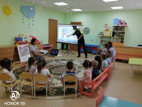 Юл йөрү кагыйдәләрен бәләкәйдән үк өйрәнәбез!