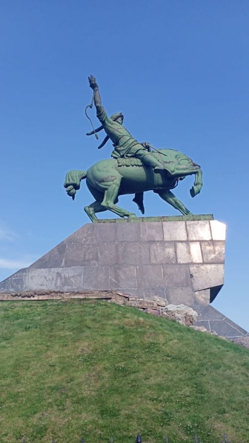 Гаиләбез белән таулар карарга киттек