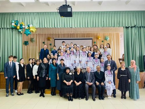 Чаллыда бер төркем язучылар 4 нче мәктәп укучылары белән очрашты