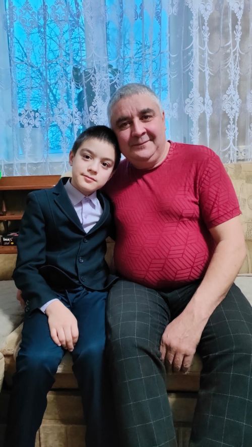 Әтием белән горурланам