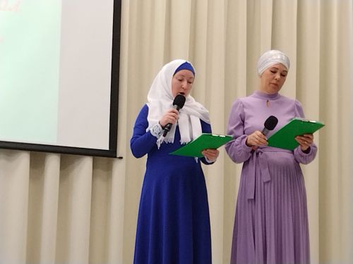 Чаллыдагы 2нче гимназиядә «Әниләрдә безнең юл башы» дигән чара узды
