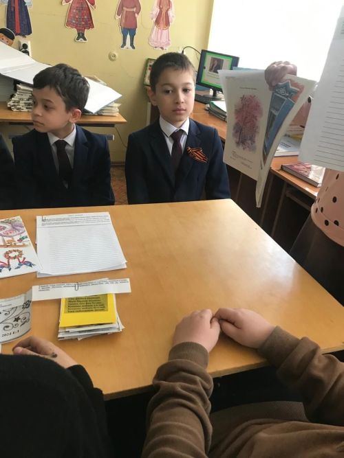 Факил Сафин иҗаты буенча лэпбук ясадык