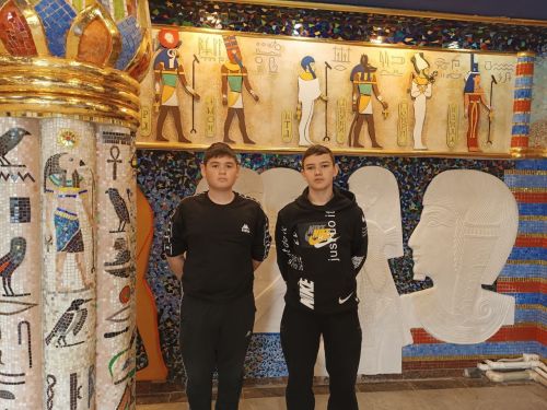 Барлык диннәр гыйбадәтханә-музее буйлап экскурсия