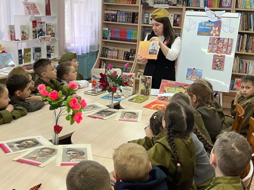 В Нижнекамске прошёл час памяти «Сквозь года звенит Победа»