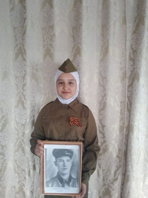 Бабам хәрби фельдшер булган