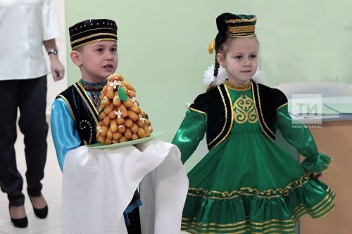 Казанда Бөтенроссия балалар фольклориадасы уза