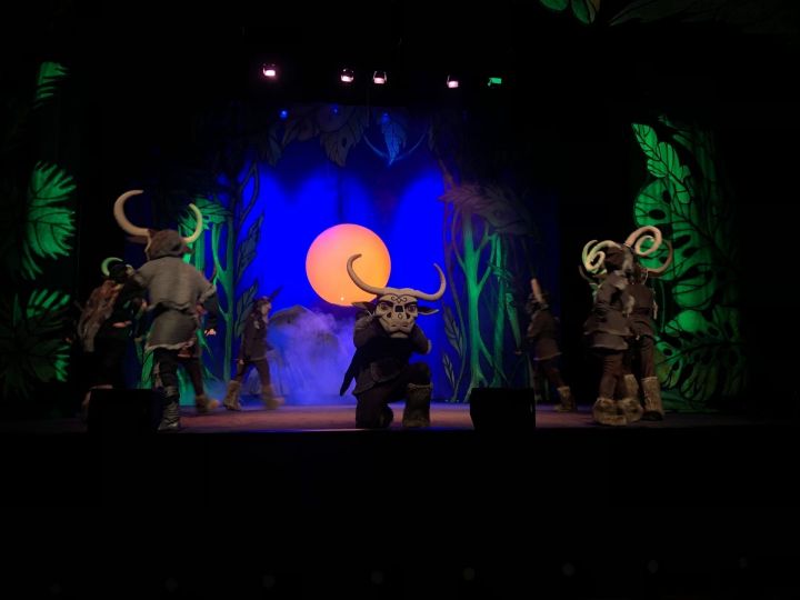 Чаллы театрында мобилизацияләнгән солдат гаиләләре өчен «Маугли» спектакле күрсәтелде