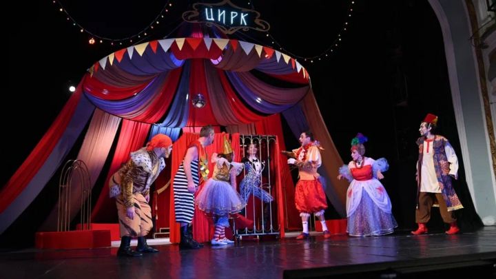 Тинчурин театры мобилизациягә эләгүчеләрнең балаларына яңа ел бәйрәме оештыра