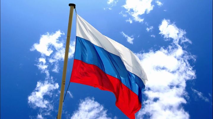 РФ Мәгариф һәм фән министрлыгында мәктәпләрдә флаг күтәрү стандартын расладылар