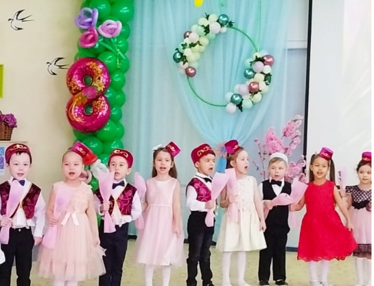 Ямьле язга әниләр бәйрәме сукмак сала