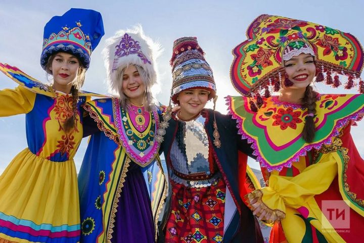 «Миллиард. Татар» сайты «Милли киемнәр парады» игълан итә