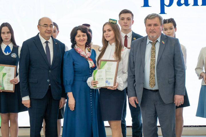 «Илһам» Бөтенроссия яшь шагыйрьләр һәм язучылар бәйгесенә нәтиҗә ясалды
