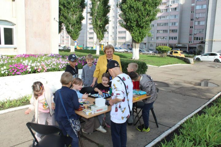 Чаллыда «Китапханә ачык һавада» дигән җәйге уку залы эшли